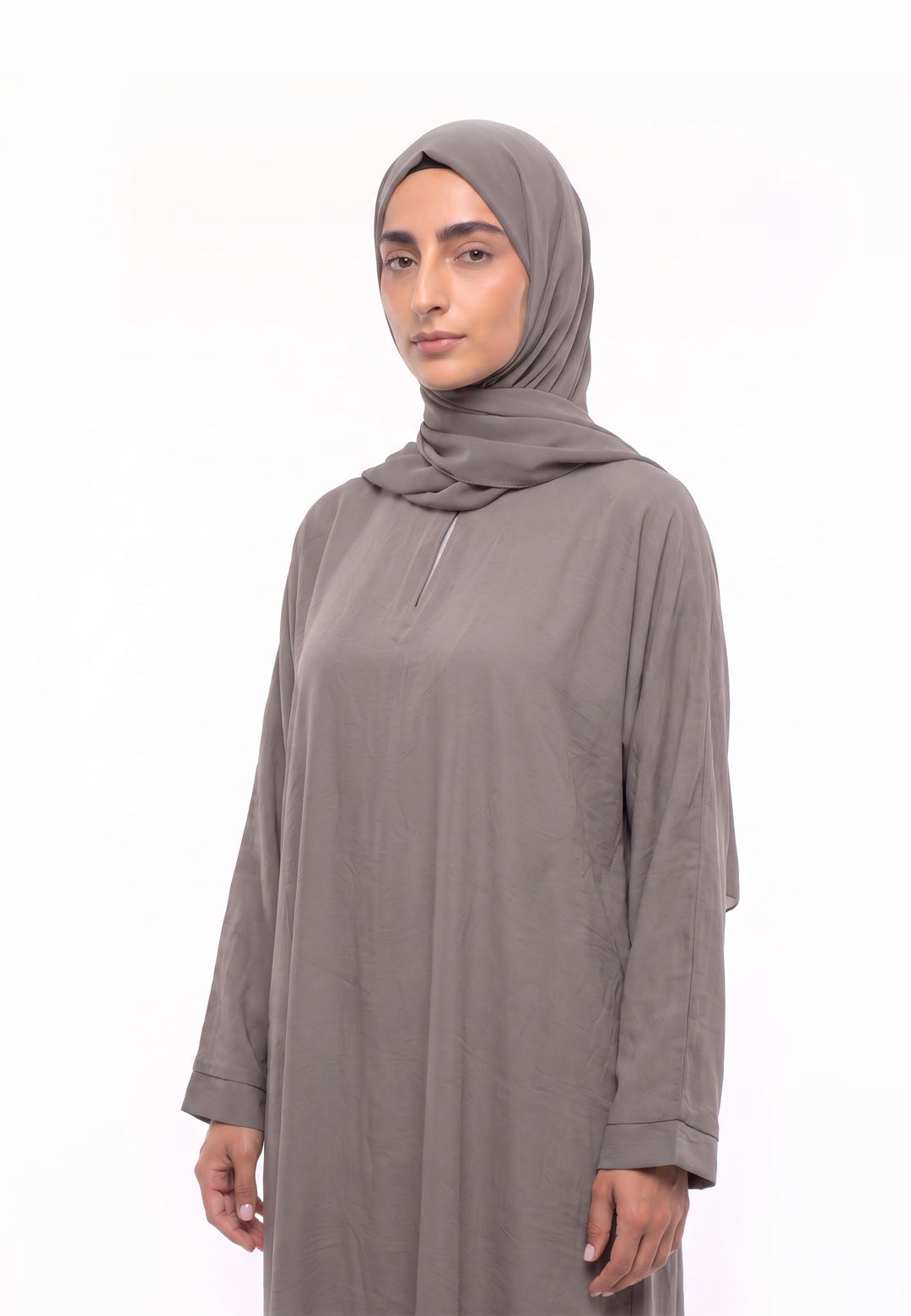 Luxury Bedrock Everyday Closed Abaya with Zip Pockets – Crepe