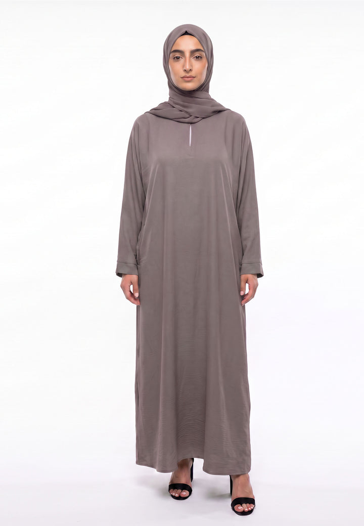 Luxury Bedrock Everyday Closed Abaya with Zip Pockets – Crepe