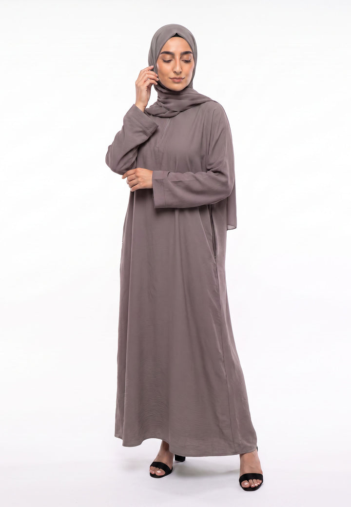 Luxury Bedrock Everyday Closed Abaya with Zip Pockets – Crepe