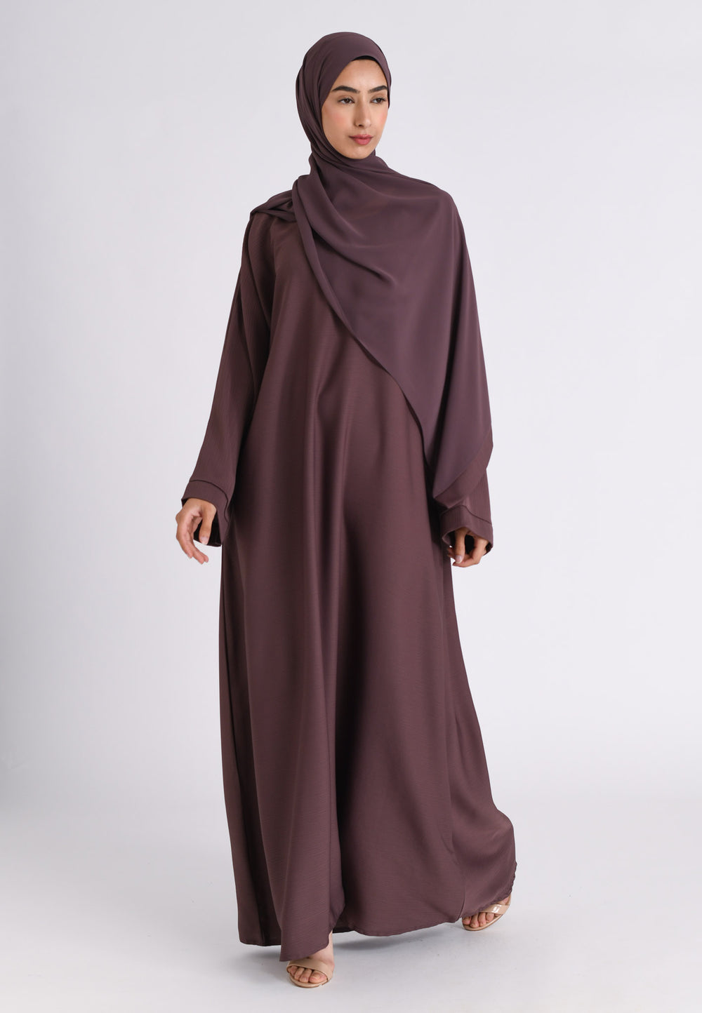 Bedrock Taupe Textured Abaya With Pockets
