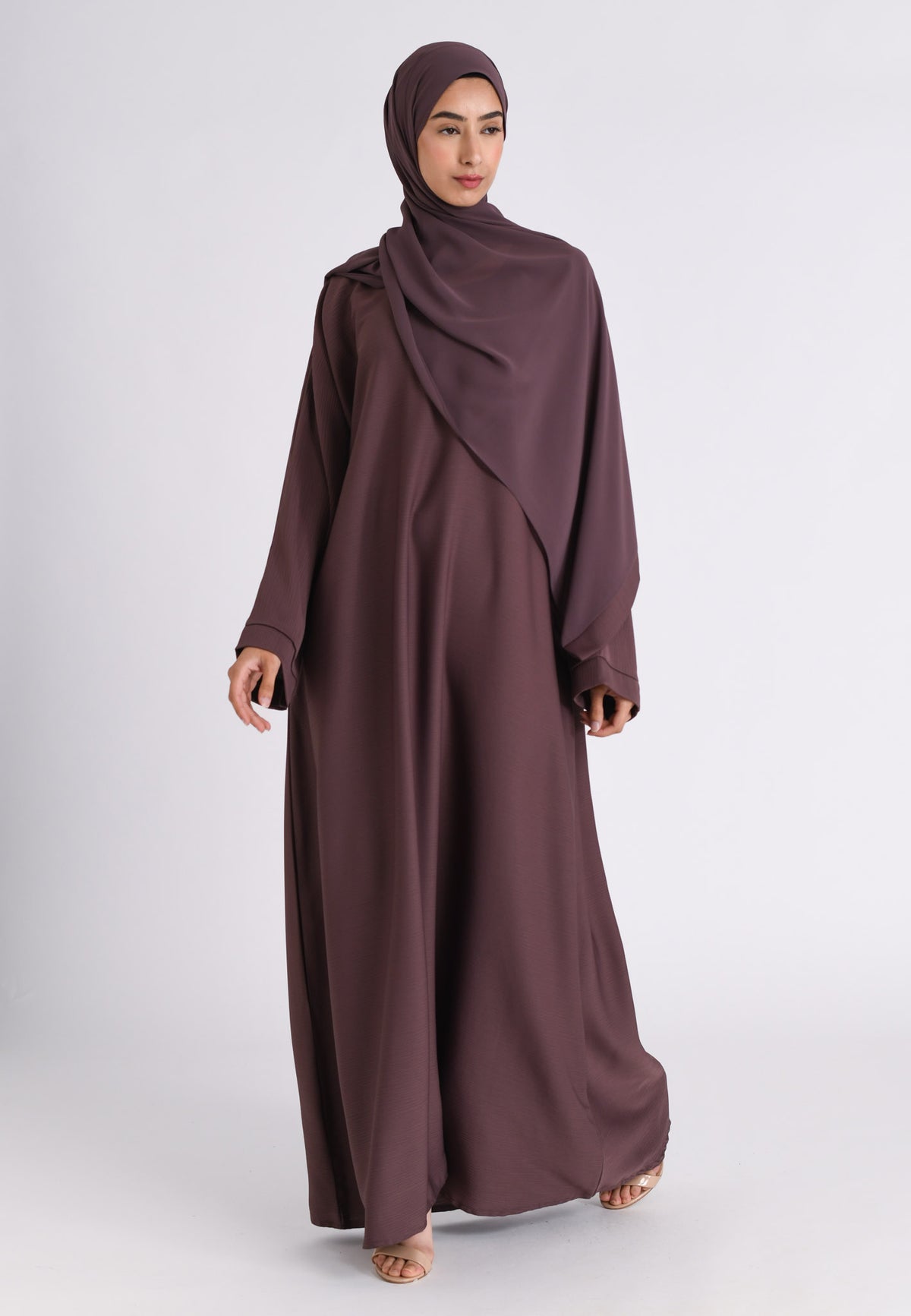 Bedrock Taupe Textured Abaya With Pockets