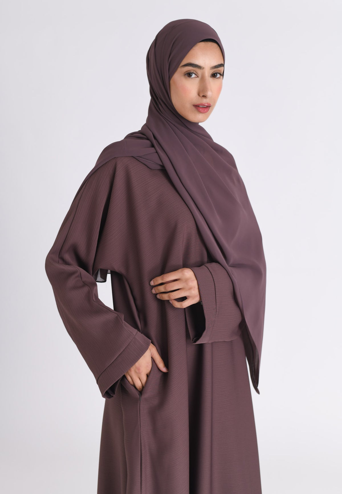 Bedrock Taupe Textured Abaya With Pockets
