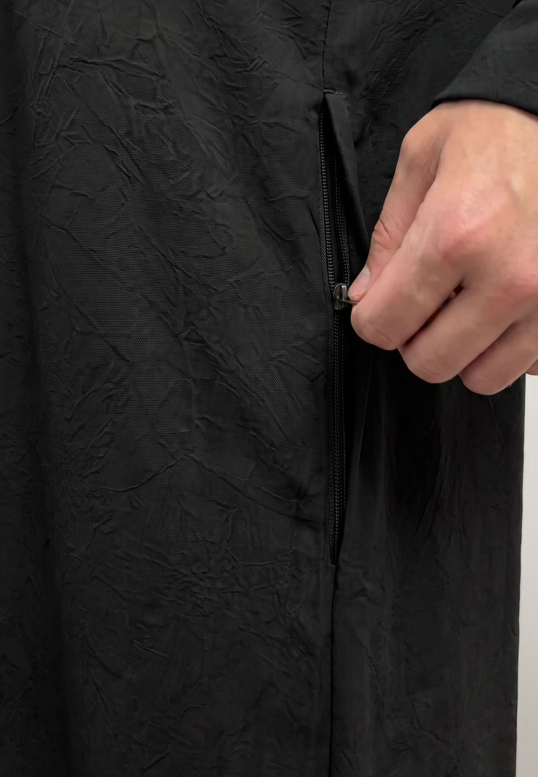 Zip Details of Crepe Abaya