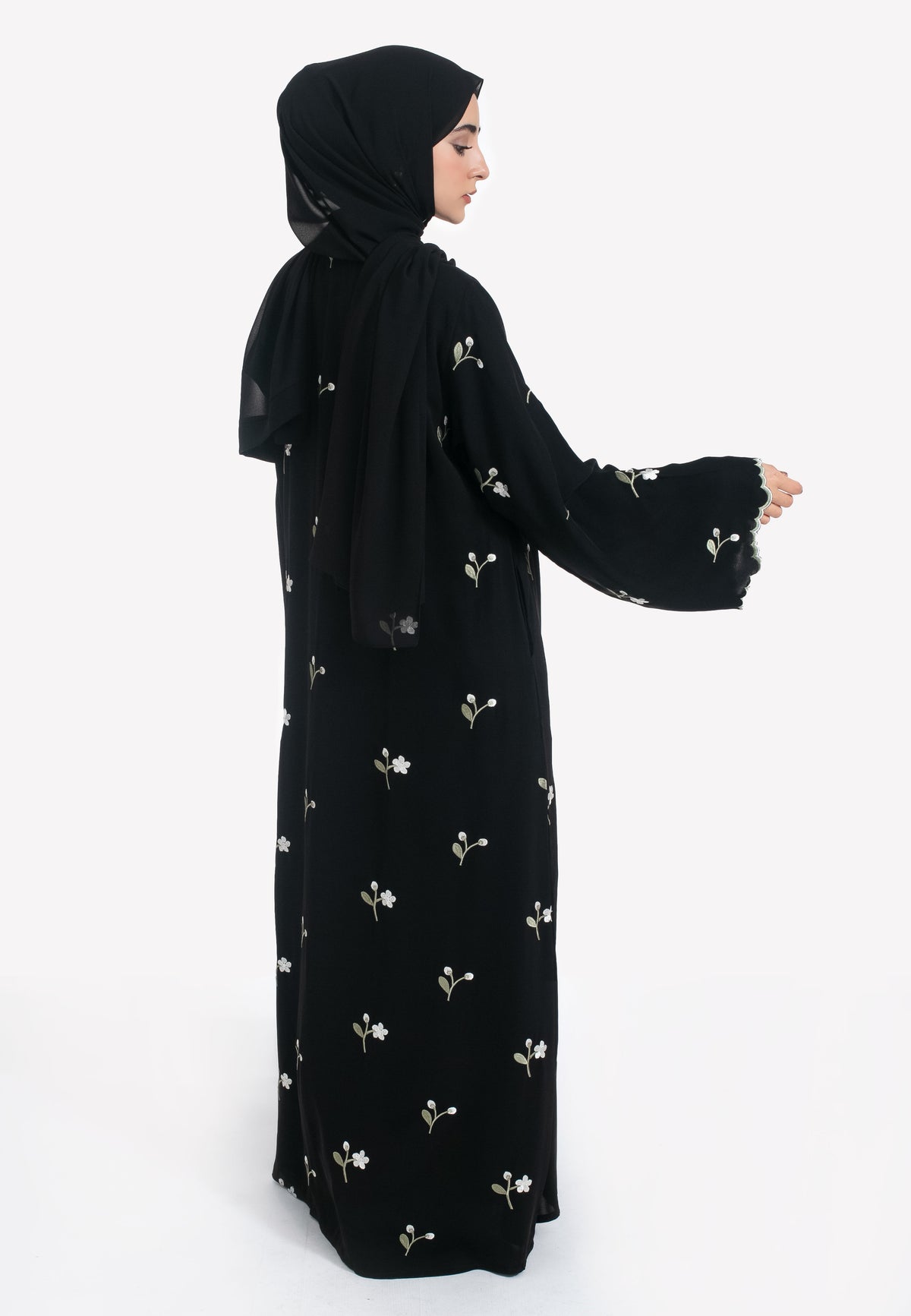 Back of Maternity Closed Abaya