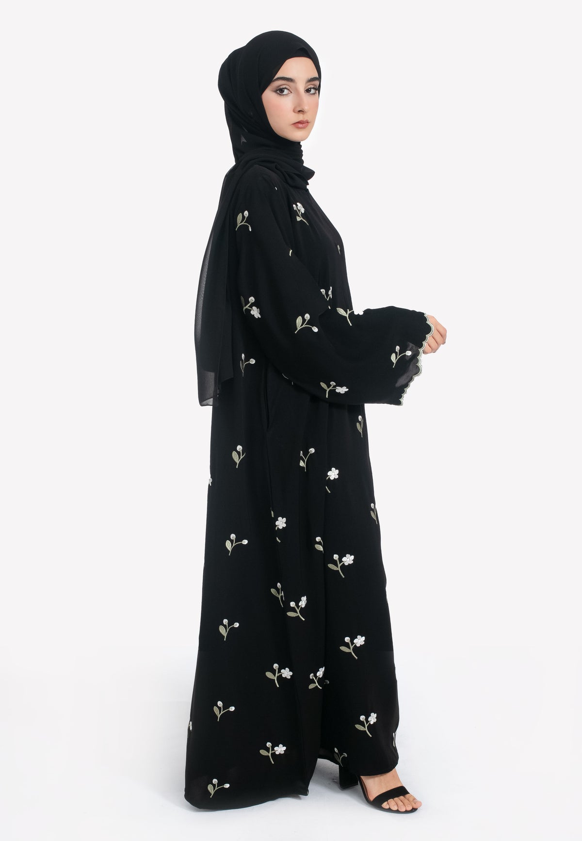 Side of Maternity Closed Abaya