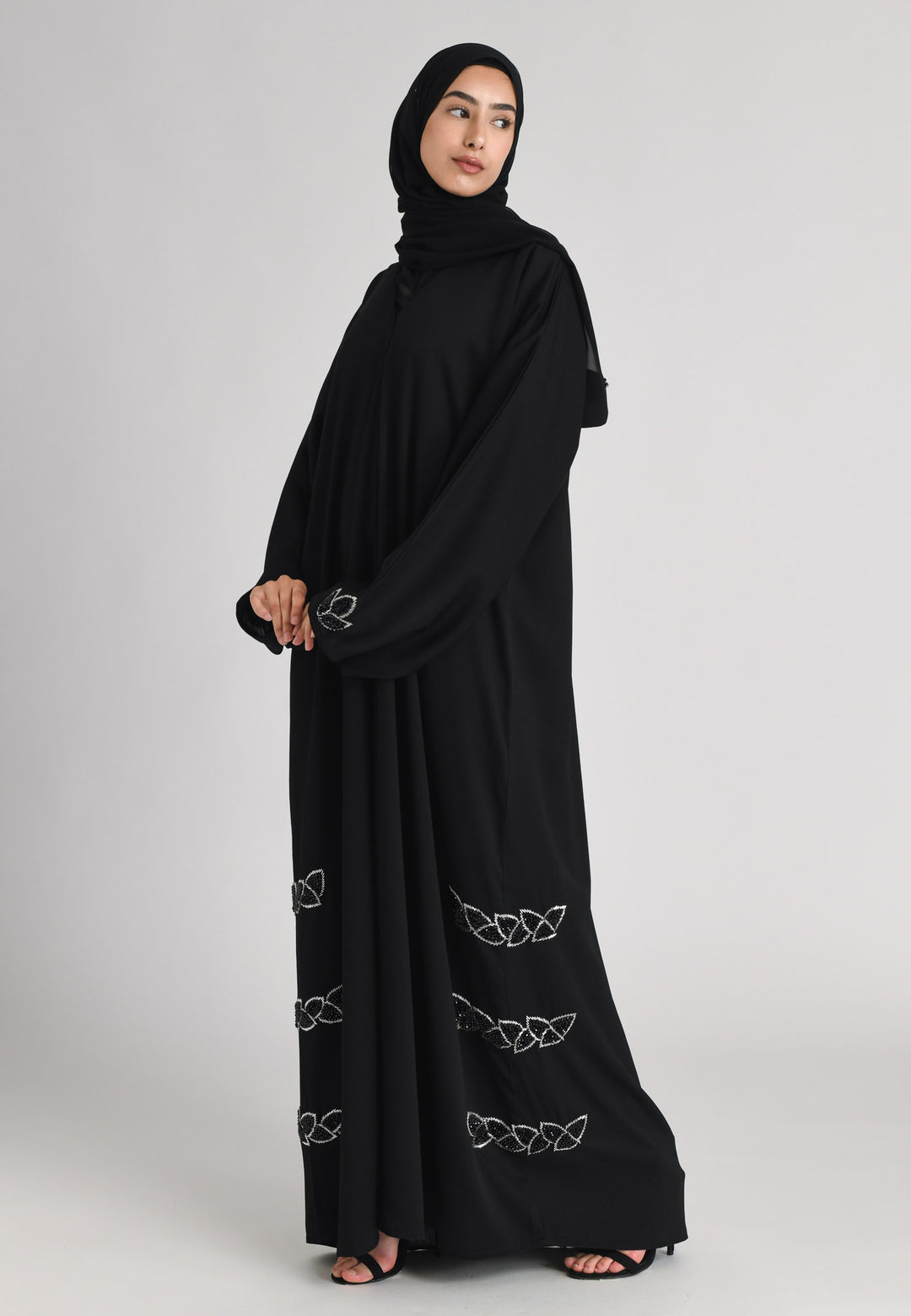 Black Diamond Khaleeji Style Closed Abaya
