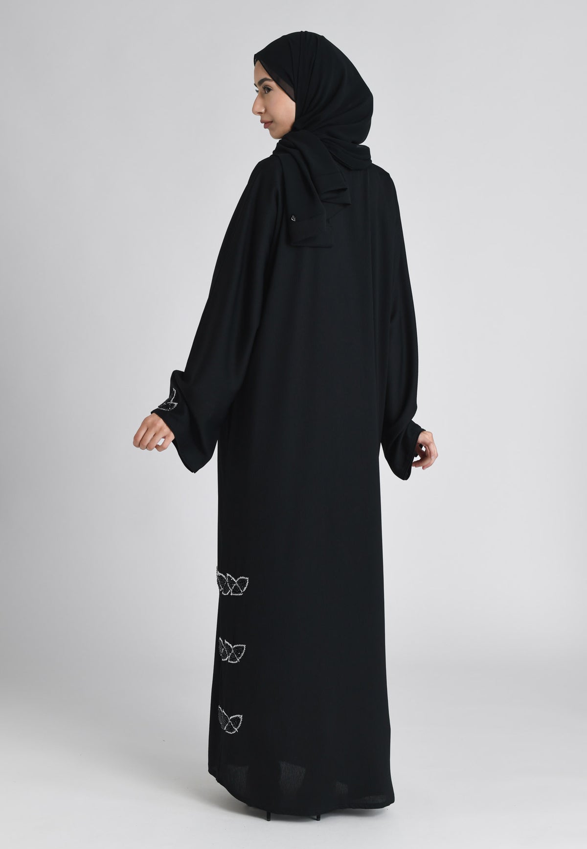 Black Diamond Khaleeji Style Closed Abaya