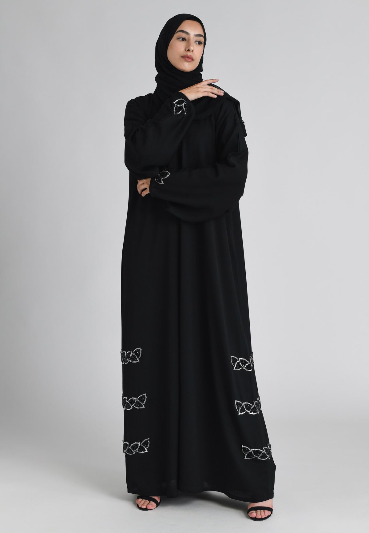 Black Diamond Khaleeji Style Closed Abaya