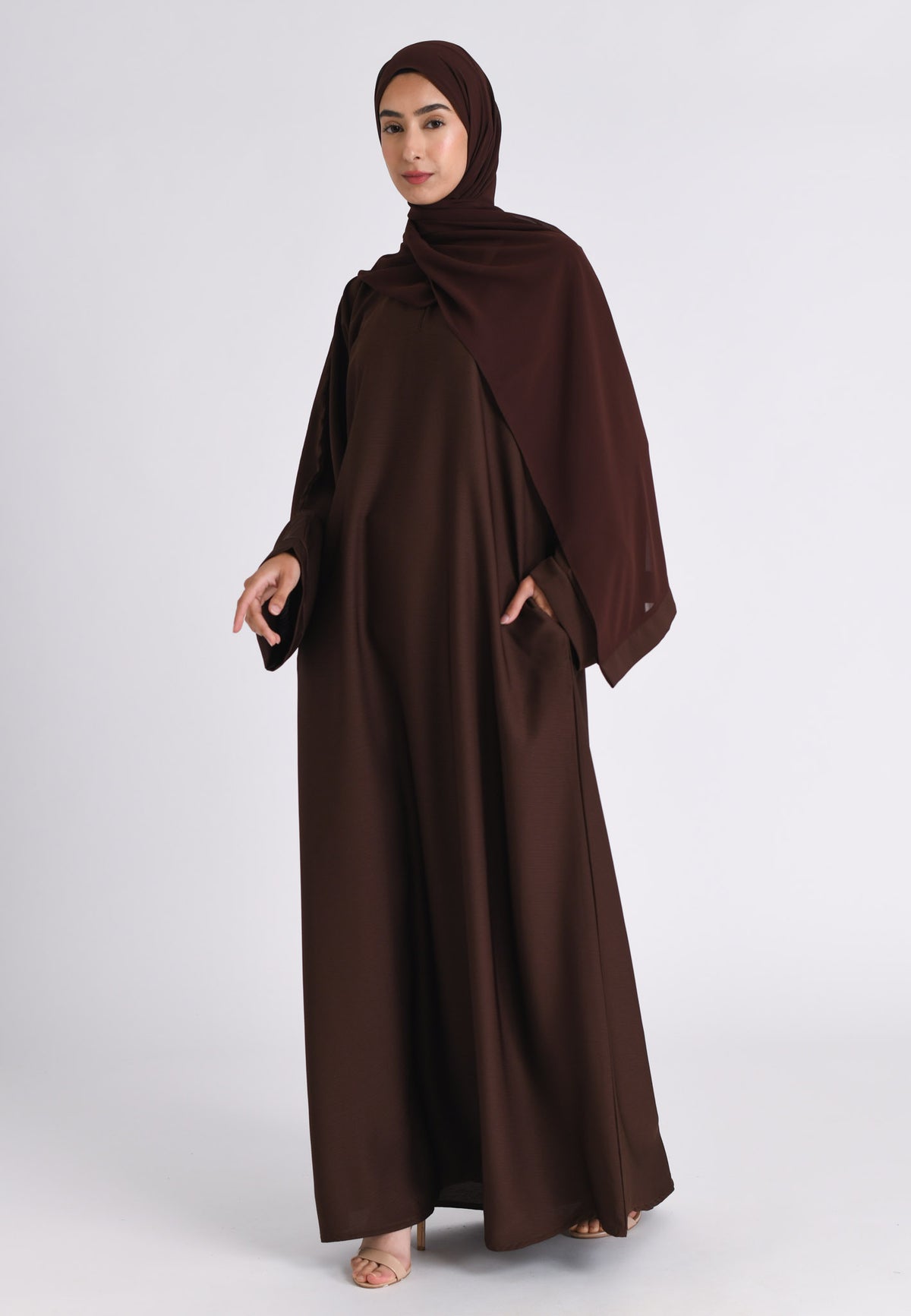 Brown Textured Abaya With Zip Pockets