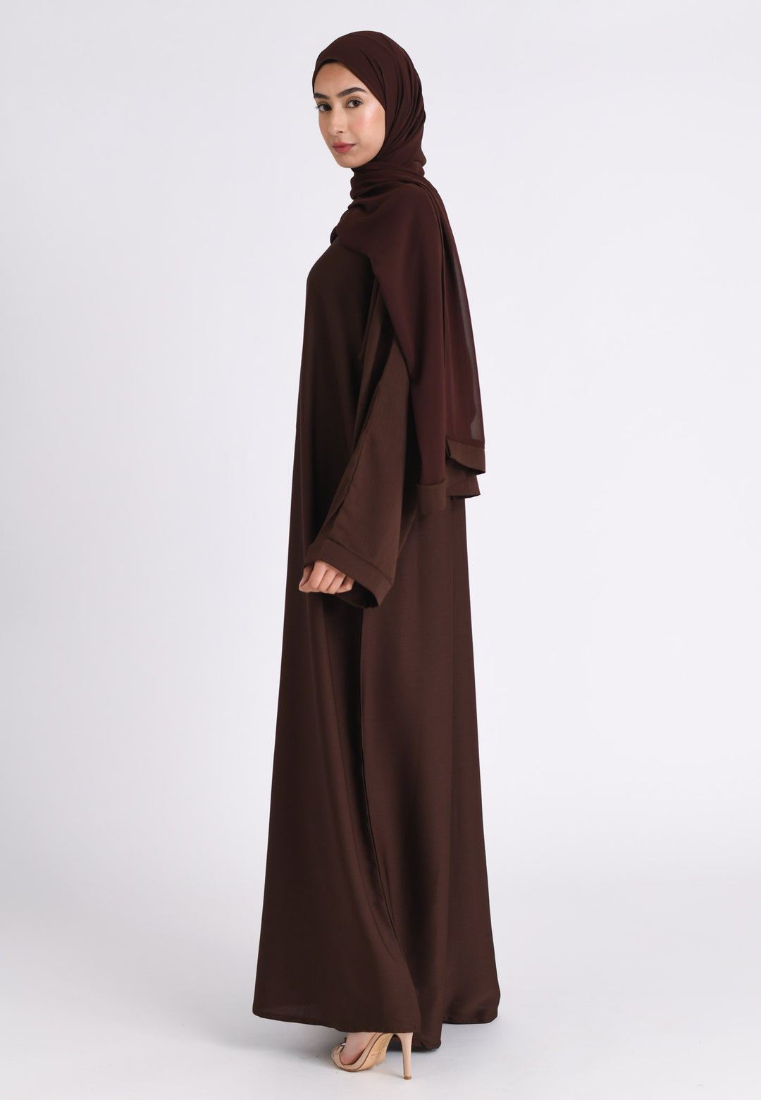Brown Textured Abaya With Zip Pockets