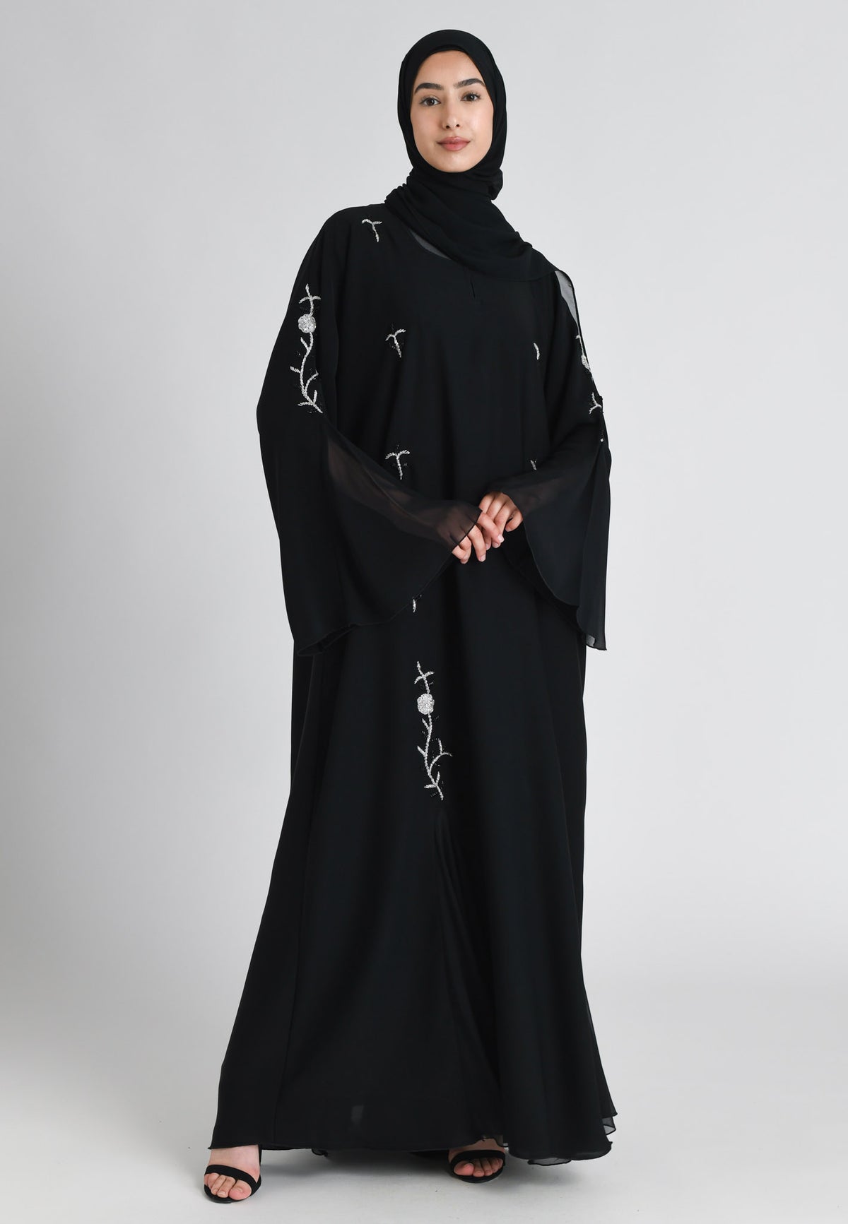 Elegant Flowy Black & Silver A-Line Closed Abaya