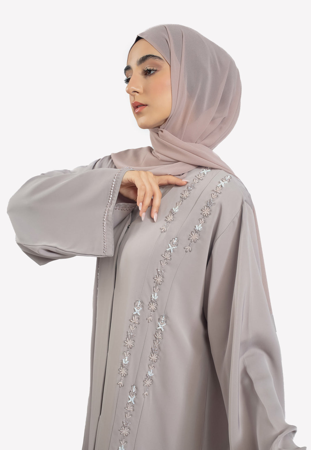 Details on Grey Abaya