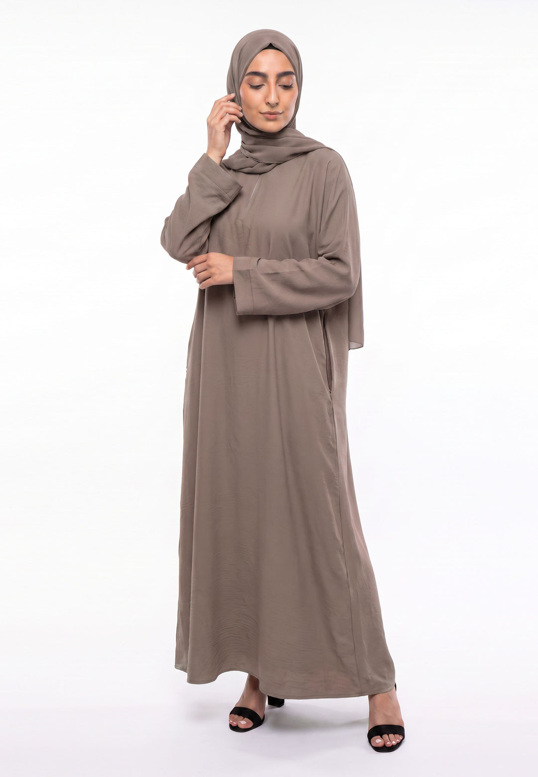 Luxury Mocha Everyday Closed Abaya with Zip Pockets – Crepe