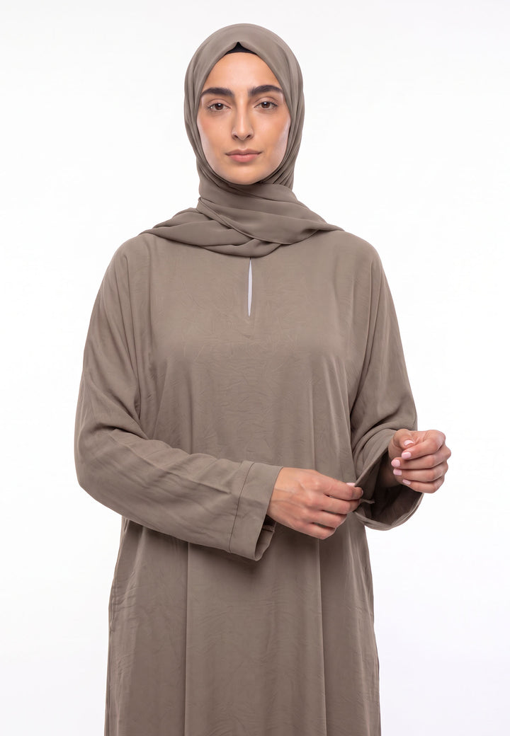 Luxury Mocha Everyday Closed Abaya with Zip Pockets – Crepe
