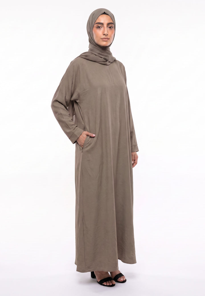 Luxury Mocha Everyday Closed Abaya with Zip Pockets – Crepe