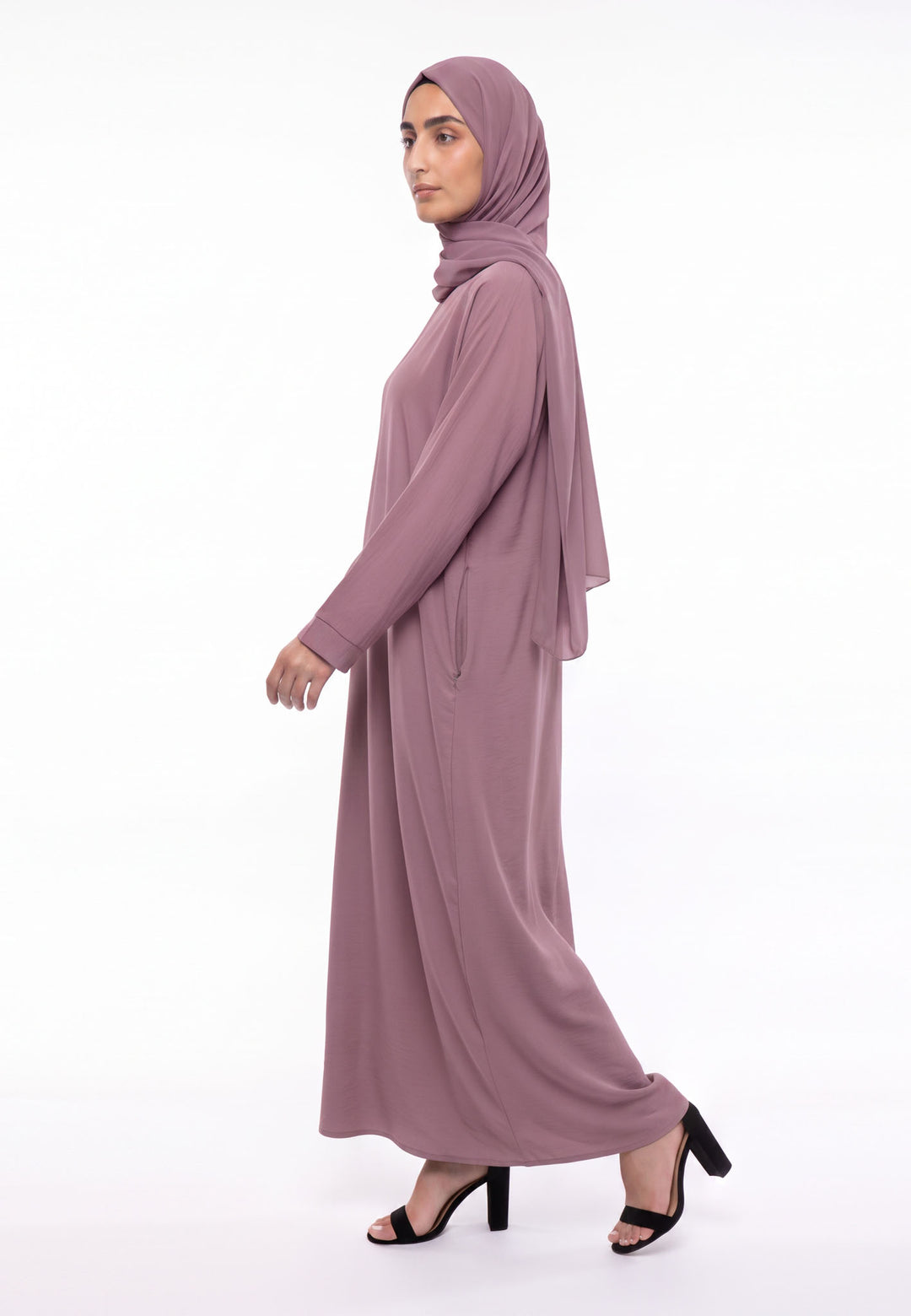 Luxury Mulberry Everyday Closed Abaya with Zip Pockets – Crepe