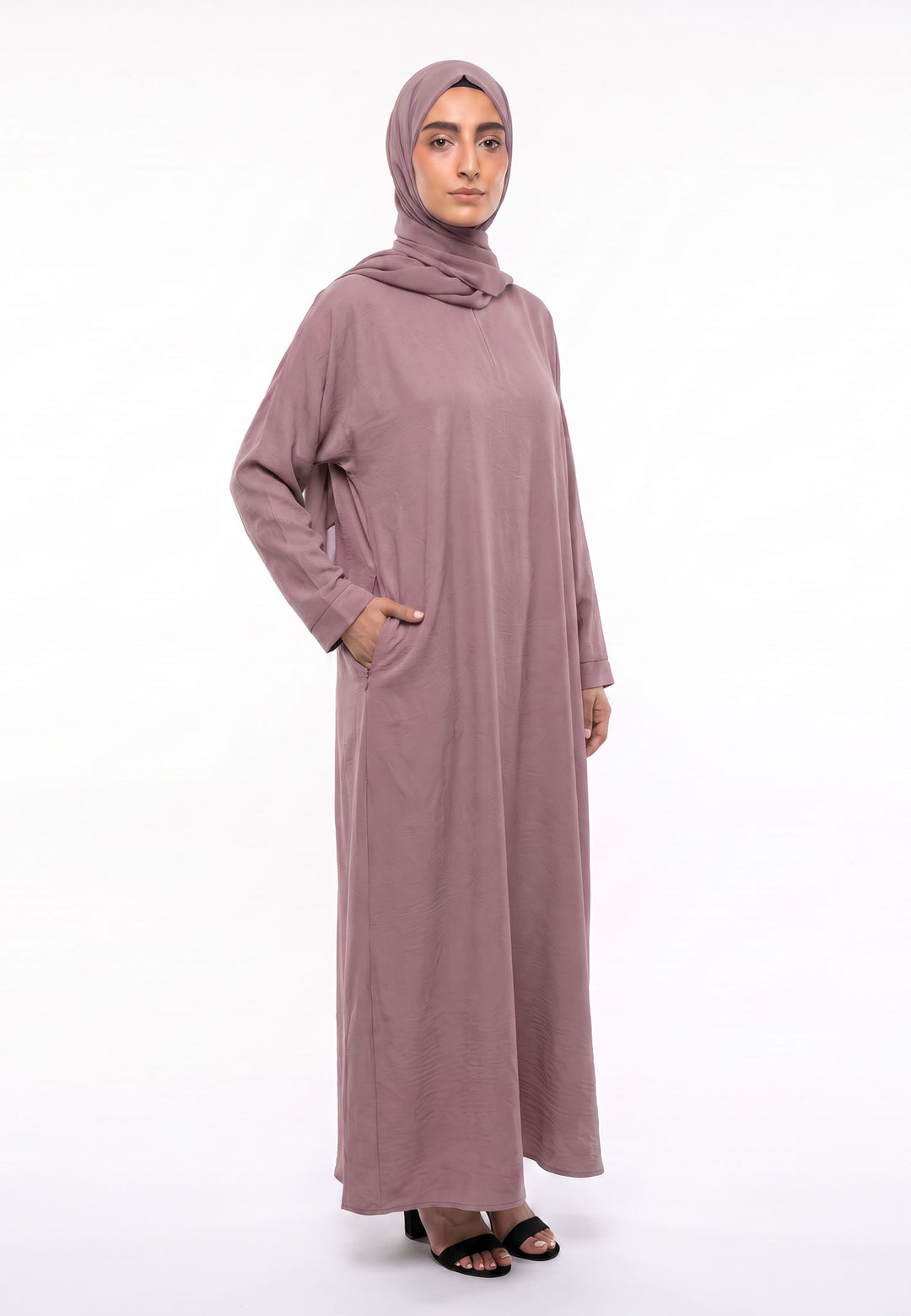 Luxury Mulberry Everyday Closed Abaya with Zip Pockets – Crepe
