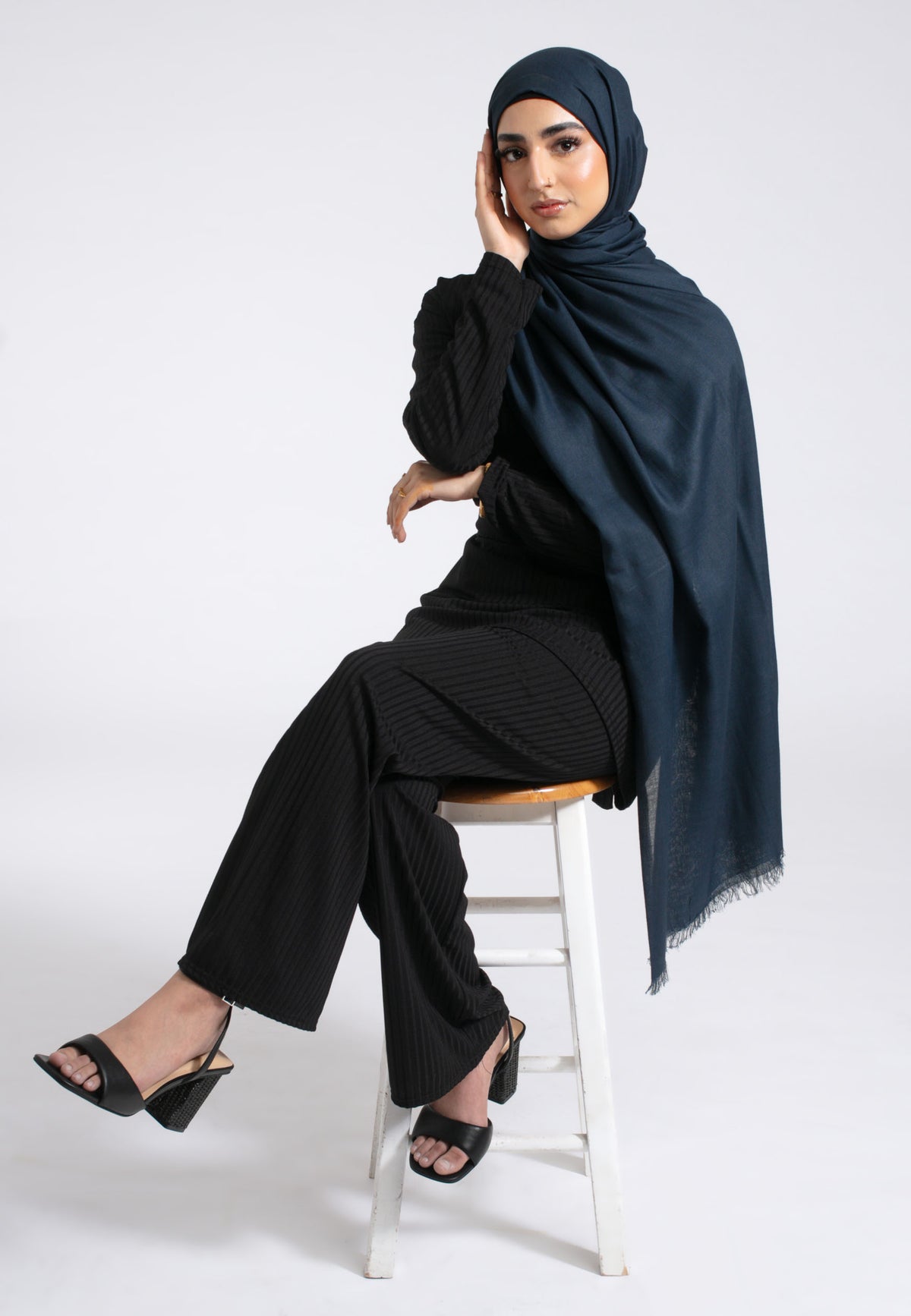 Navy Modal Hijab