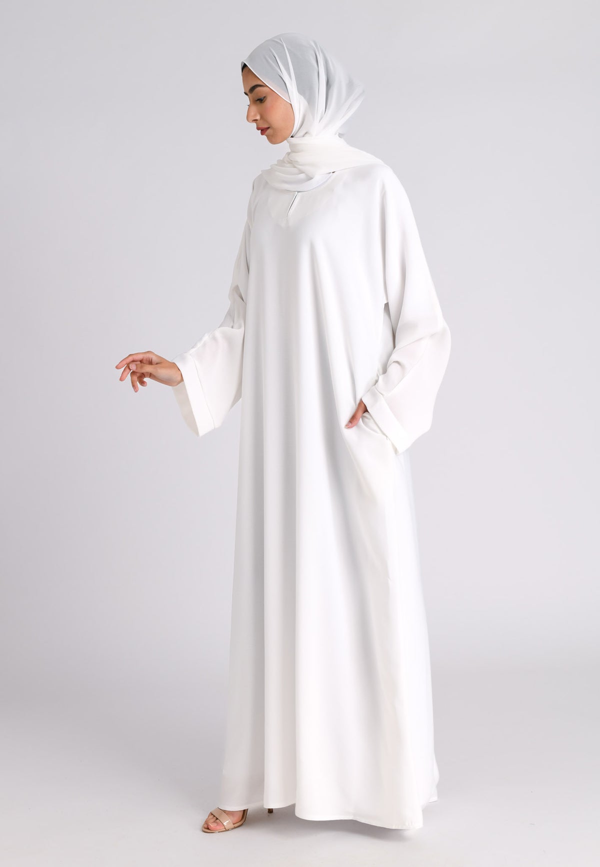 Off-White Textured Abaya With Pockets
