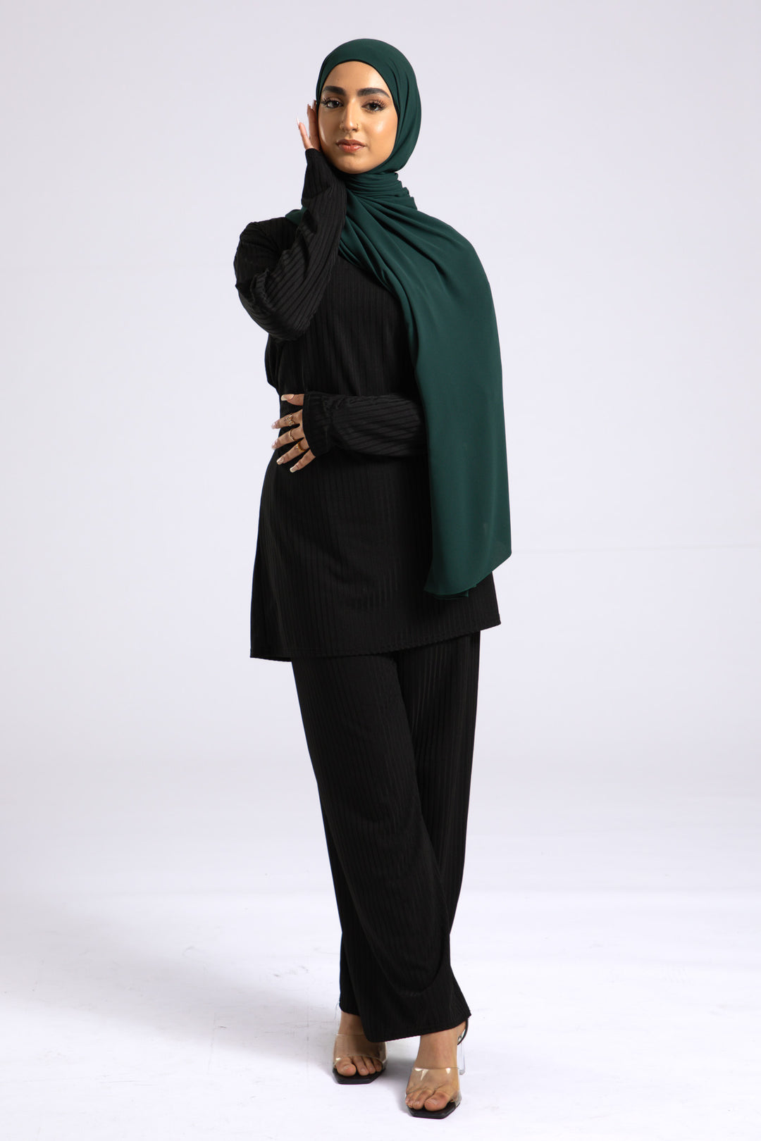Emerald Green Georgette Crepe Hijab | Hayah Al-Muslimah | Luxe, Wrinkle-Free Style Hijab Emerald Green Georgette Crepe Hijab | Hayah Al-Muslimah | Luxe, Wrinkle-Free Style Hijab