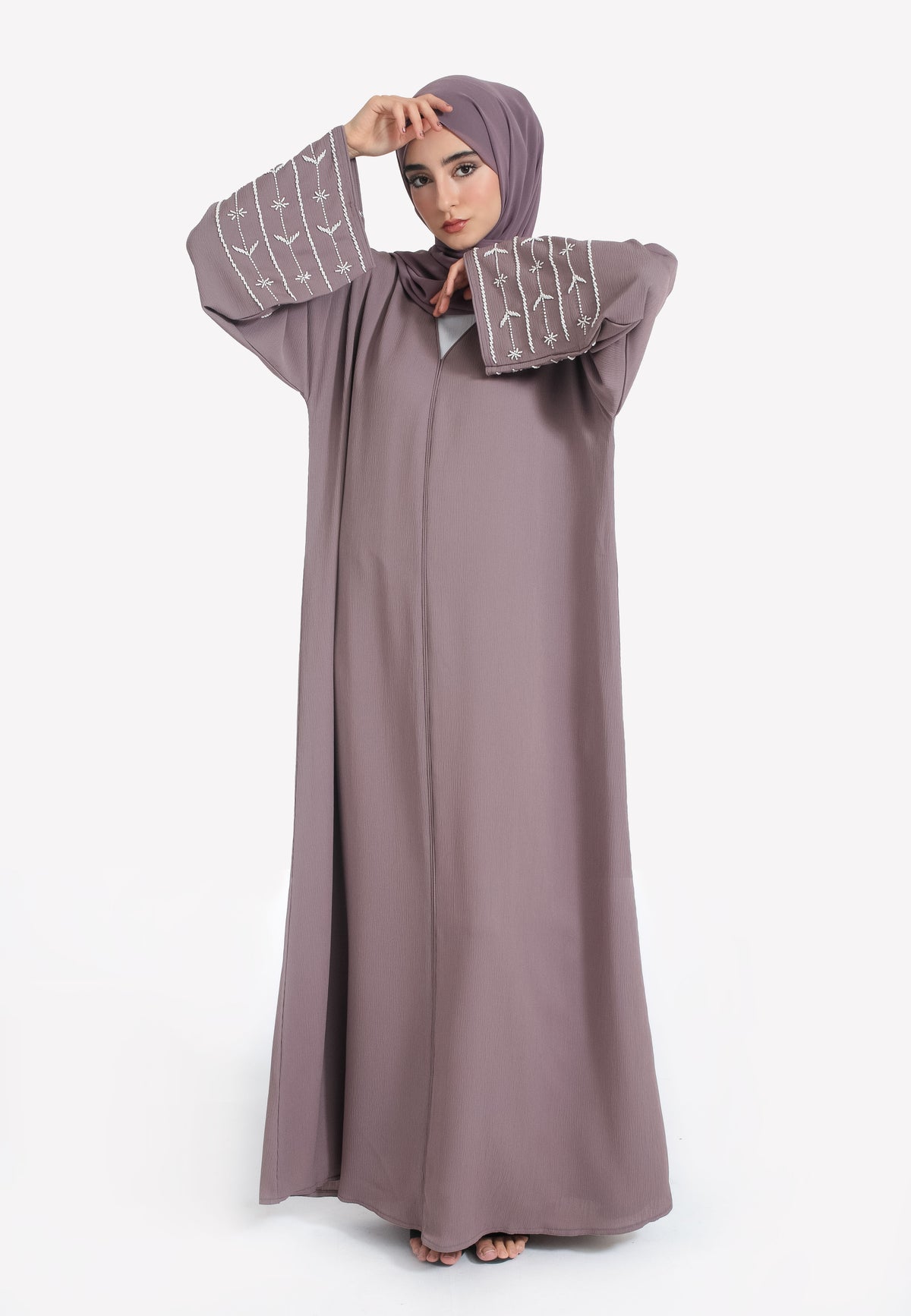 Bedrock Closed Embellished Abaya