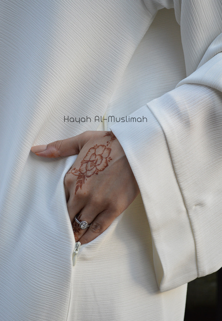 Off-White Textured Abaya With Pockets
